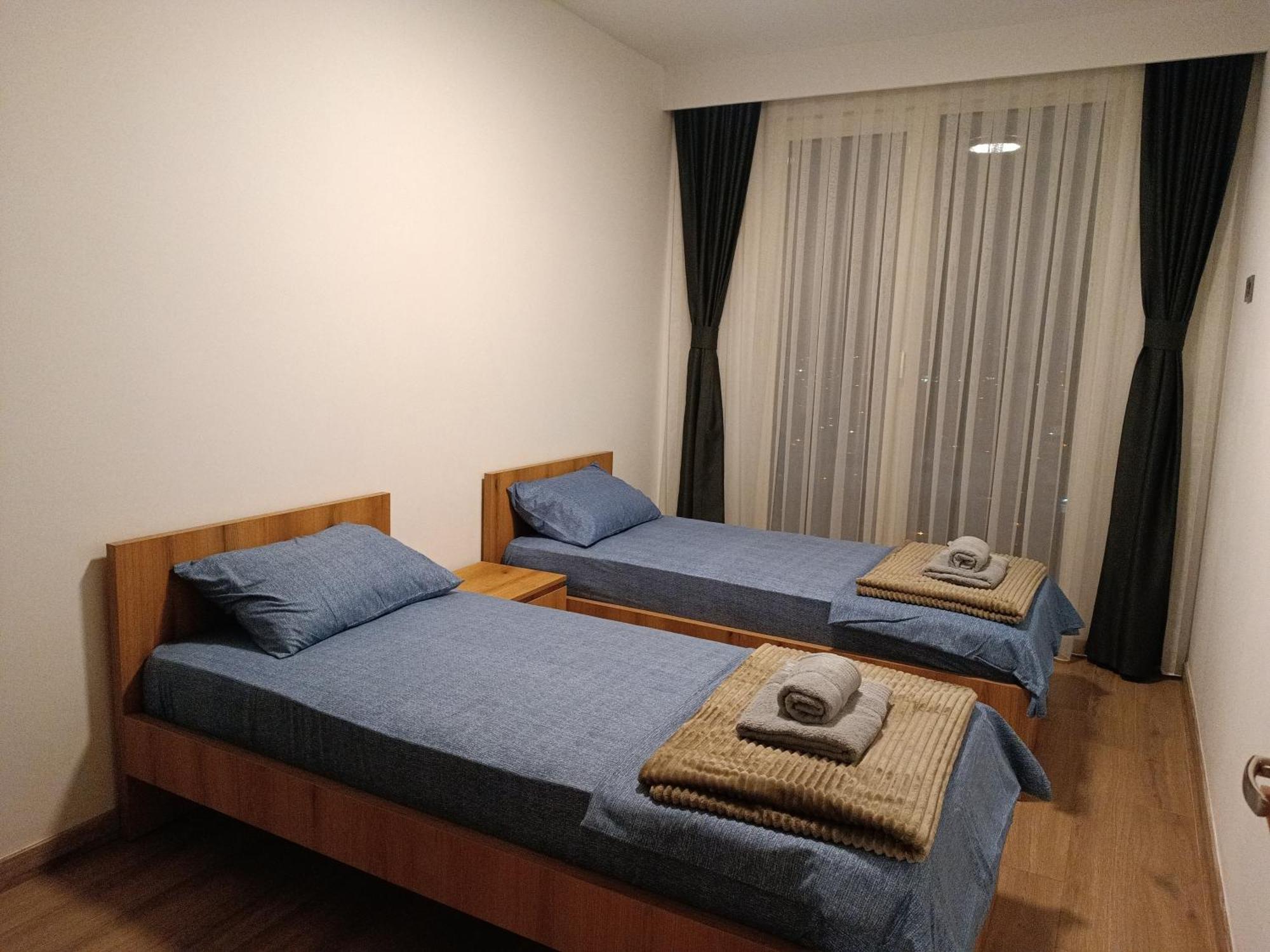 18Th & 16H Floor Secure Luxury Condos With Pool & Fitness Included In Price Skopje Exterior foto