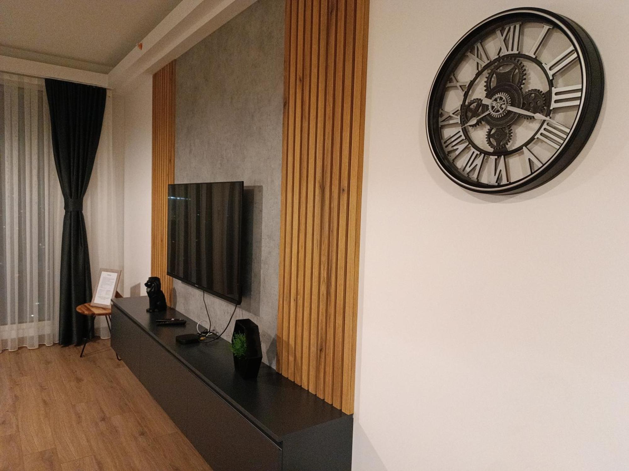 18Th & 16H Floor Secure Luxury Condos With Pool & Fitness Included In Price Skopje Exterior foto