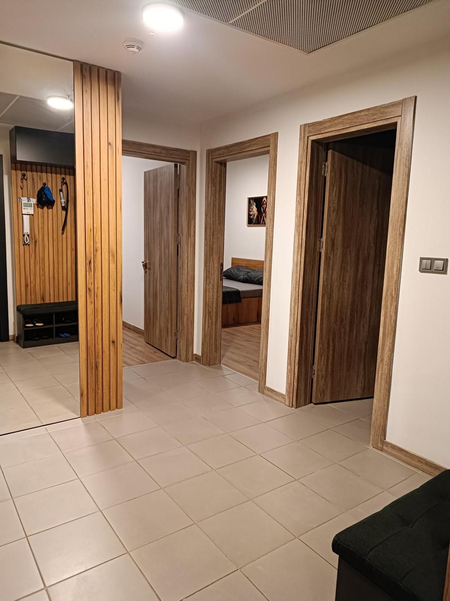 18Th & 16H Floor Secure Luxury Condos With Pool & Fitness Included In Price Skopje Exterior foto