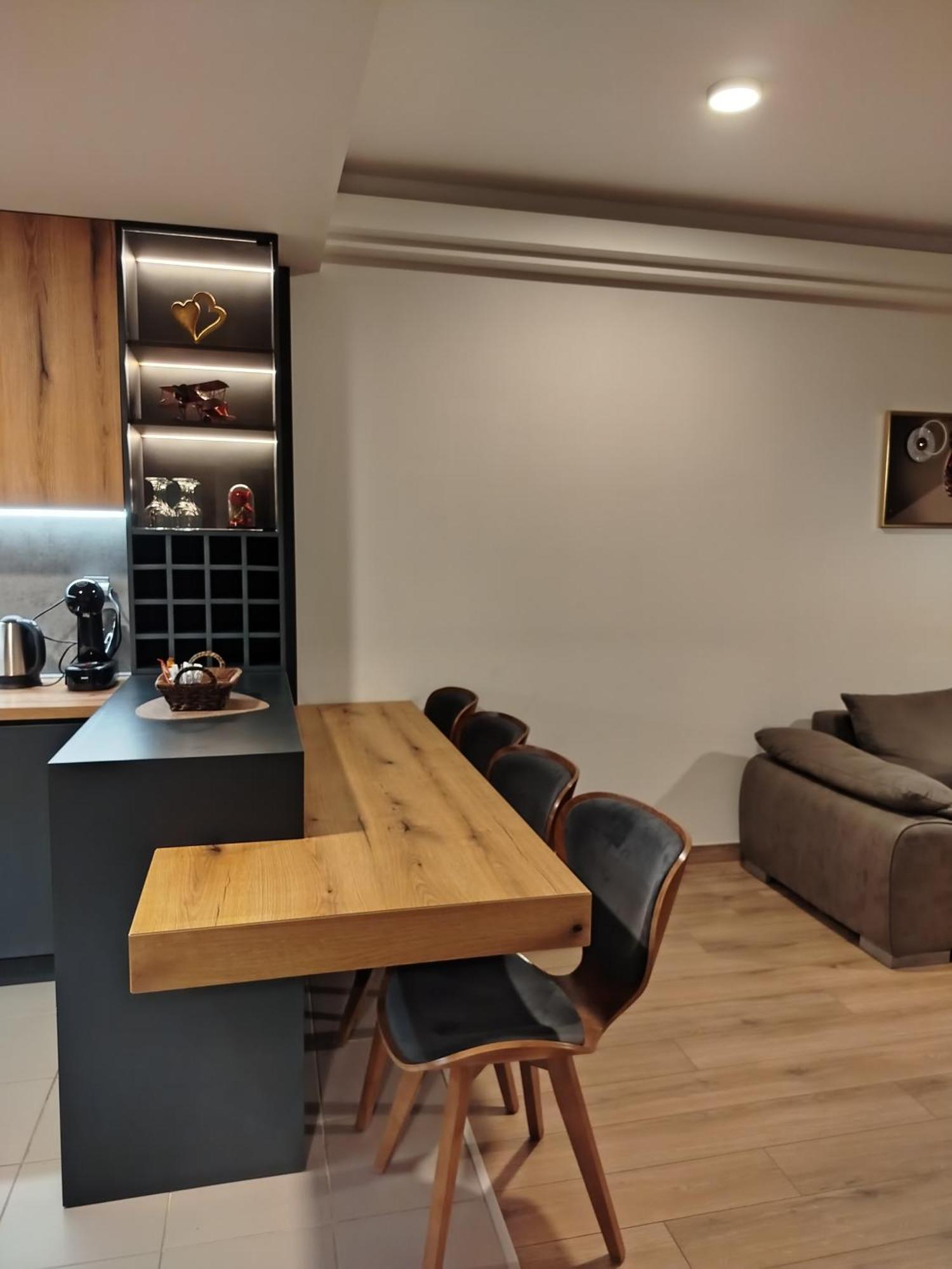 18Th & 16H Floor Secure Luxury Condos With Pool & Fitness Included In Price Skopje Exterior foto
